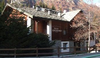 Готель Gressoney Екстер'єр фото